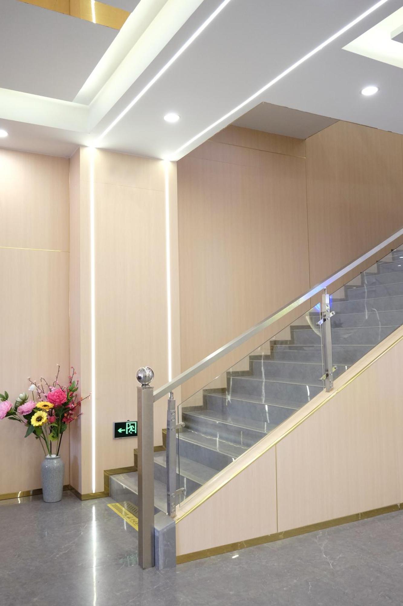 Huahang Hotel - Guangzhou Baiyun International Airport - Free Airport Shuttle Bus المظهر الخارجي الصورة