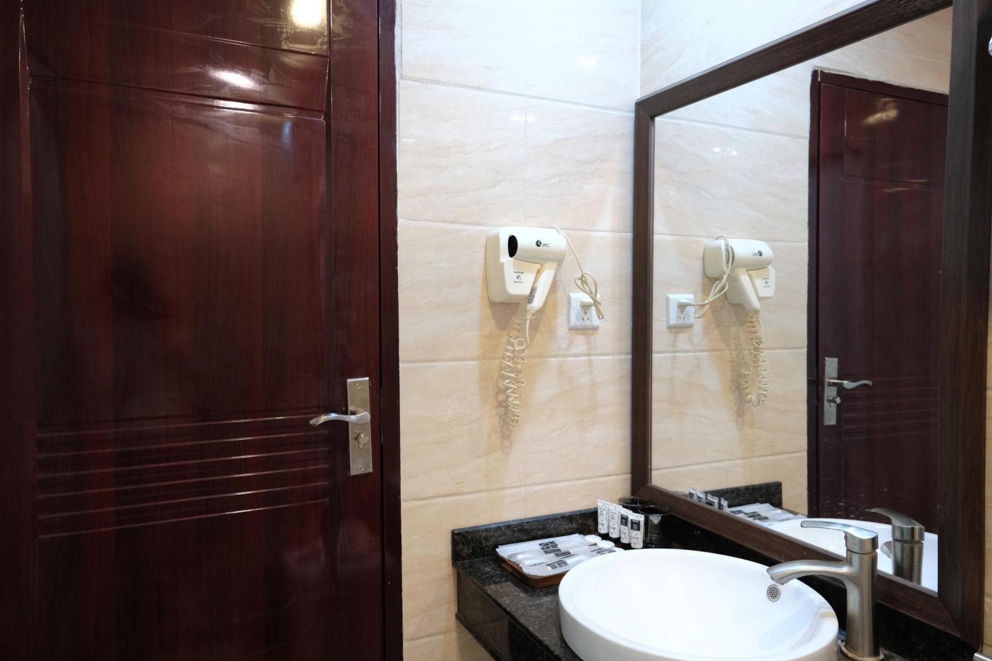 Huahang Hotel - Guangzhou Baiyun International Airport - Free Airport Shuttle Bus المظهر الخارجي الصورة