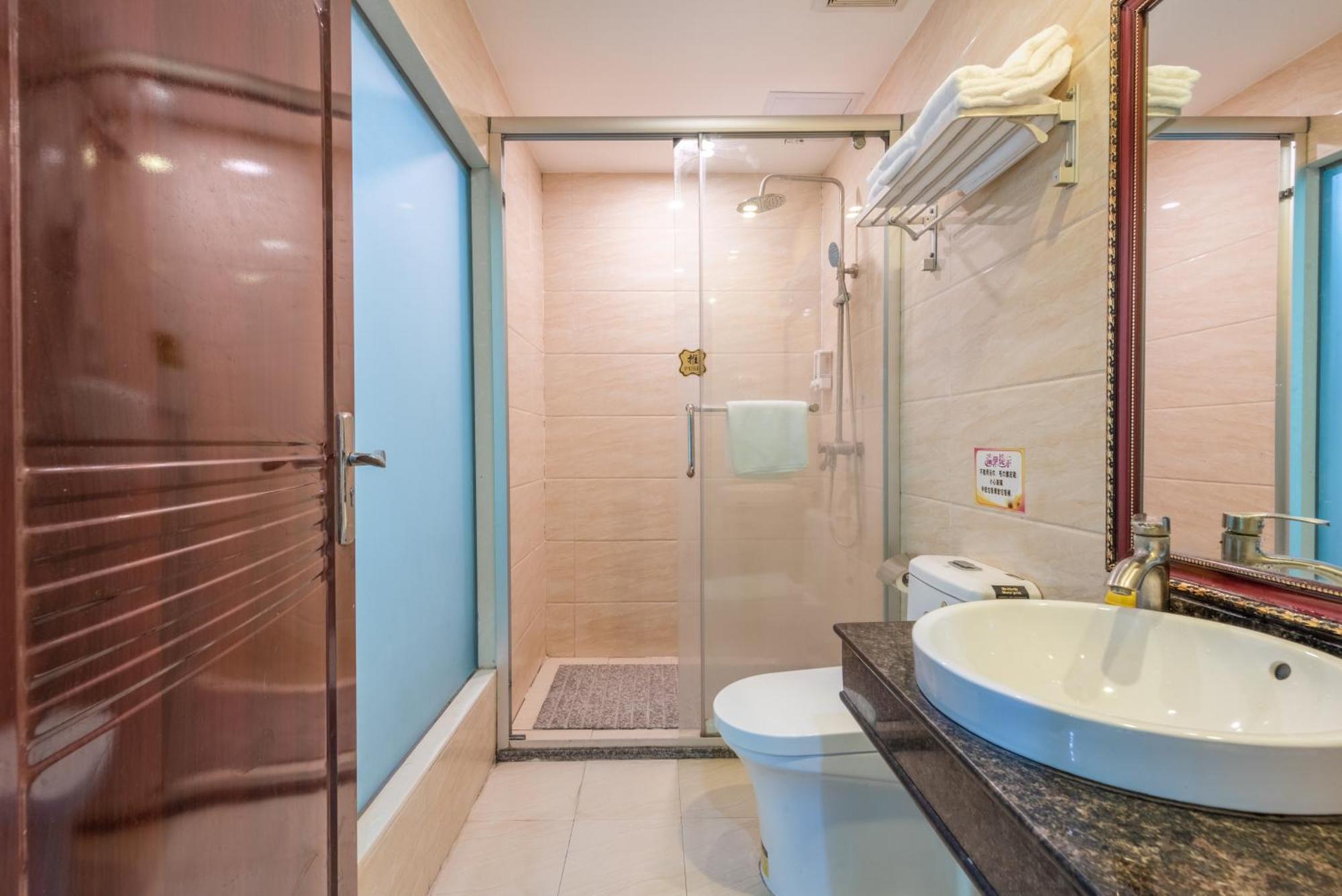 Huahang Hotel - Guangzhou Baiyun International Airport - Free Airport Shuttle Bus المظهر الخارجي الصورة